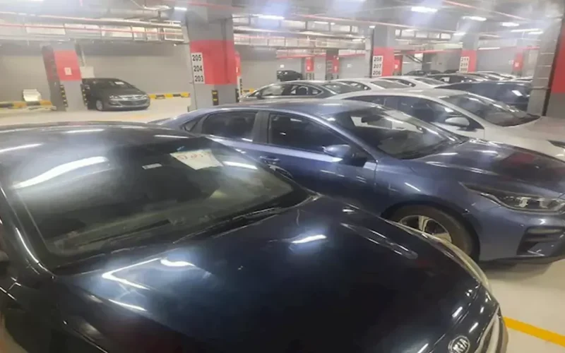 مزاد علني لبيع سيارات ملاكي تابعة لمطار القاهرة تشمل نيسان وأوبل وشيري